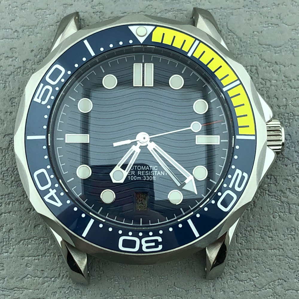 Aangepast logo 42 mm 316L roes - Seiko Watch 5 Sports recensie en prijs
