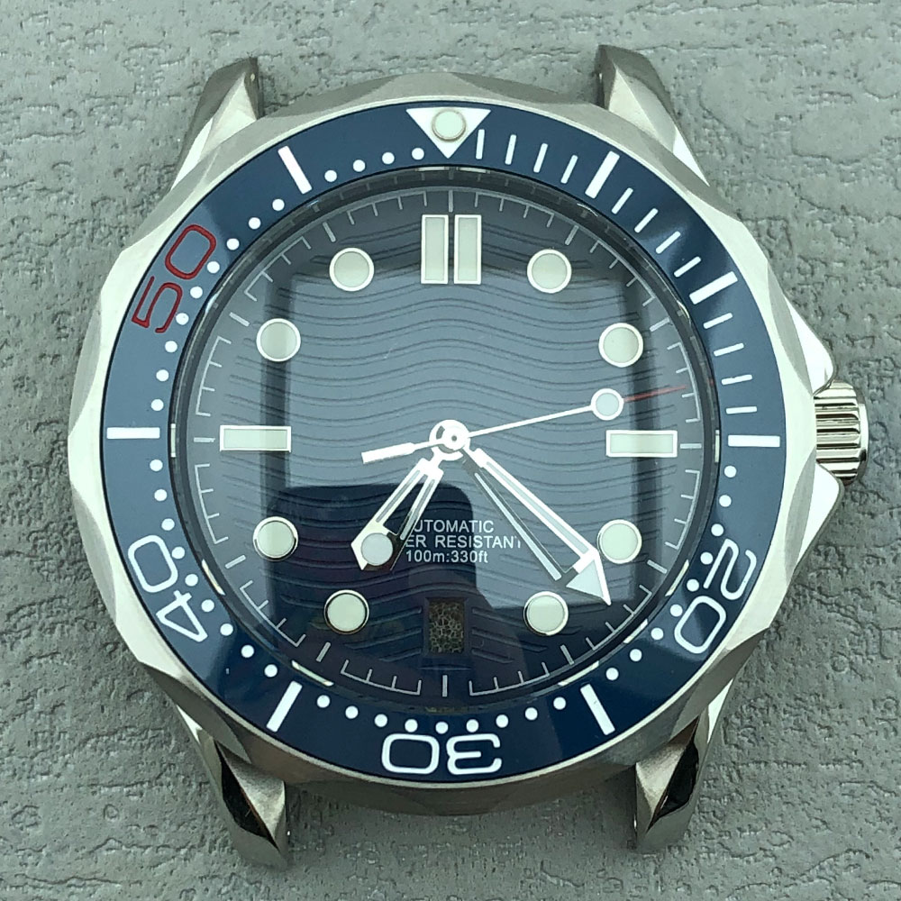 Aangepast logo 42 mm 316L roes - Seiko Watch 5 Sports recensie en prijs
